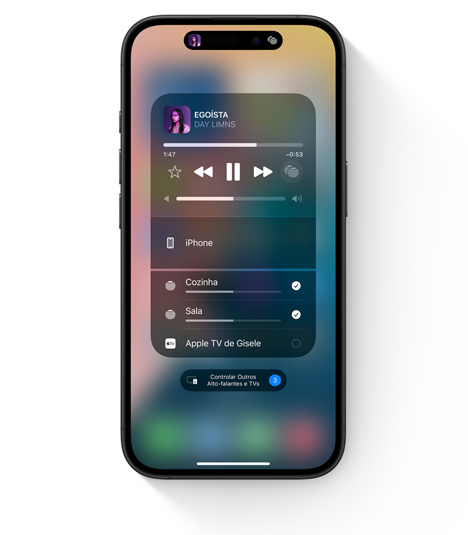 iPhone mostrando a interface do AirPlay com áudio em vários cômodos.